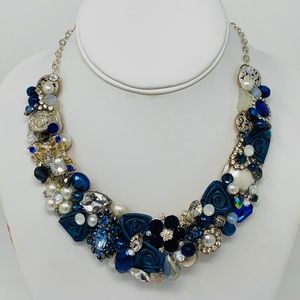 Stunning necklace with a combo of fabric/crystals